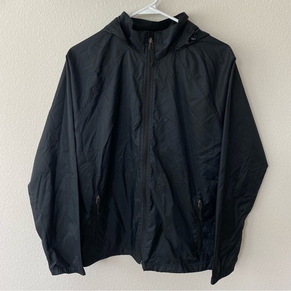 L.L. Bean | Women's Packable Casco Bay Windbreaker Size Medium - Picture 3 of 7